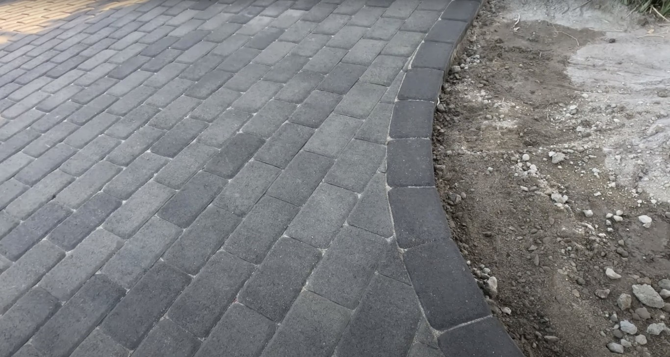 Concrete Driveway Installation & Repair service in Waterbury CT